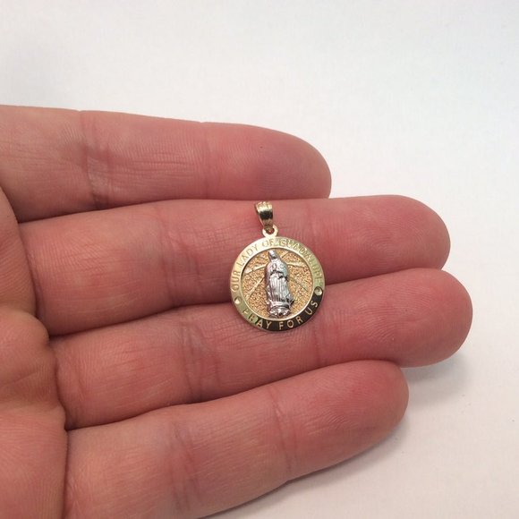 10K REAL SOLID GOLD MEDALLION PENDANT OUR LADY OF GUADALUPE PRAY FOR US 1.8gr - Picture 5 of 8